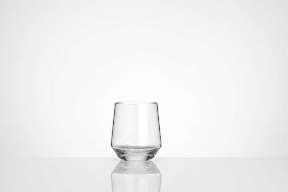 Single clear stemless tumbler