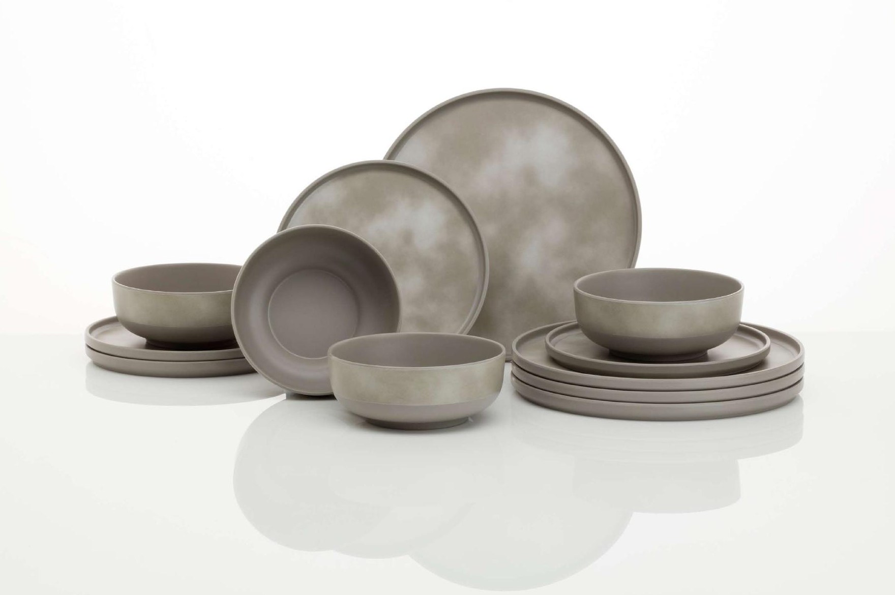 Stone-grey plates and bowls dinnerware set